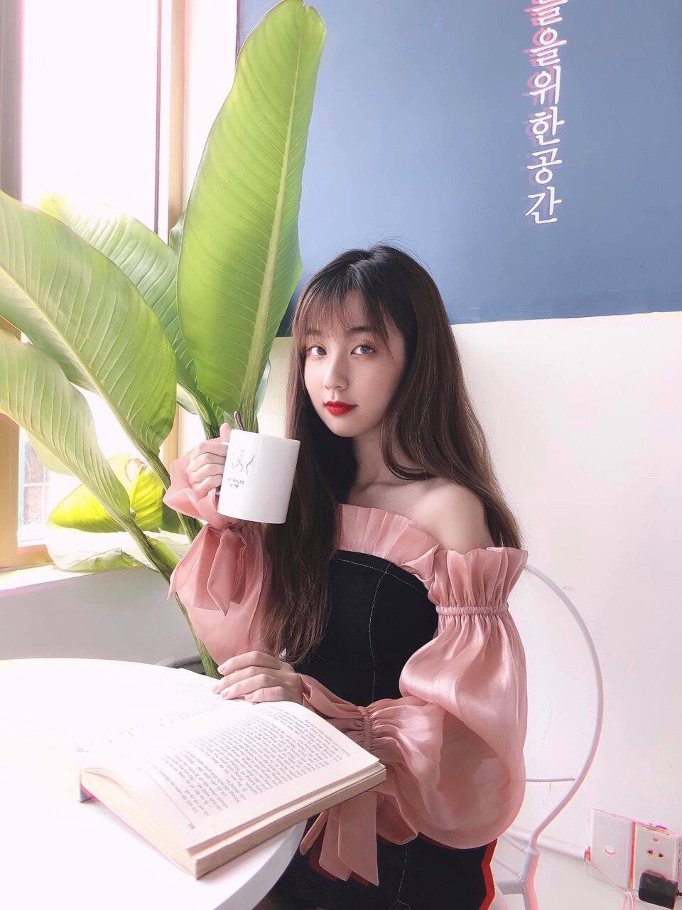 Đầm tiểu thư bẹt vai