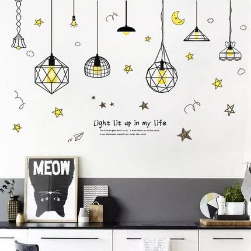 Decal dán tường cửa sổ và đèn vàng