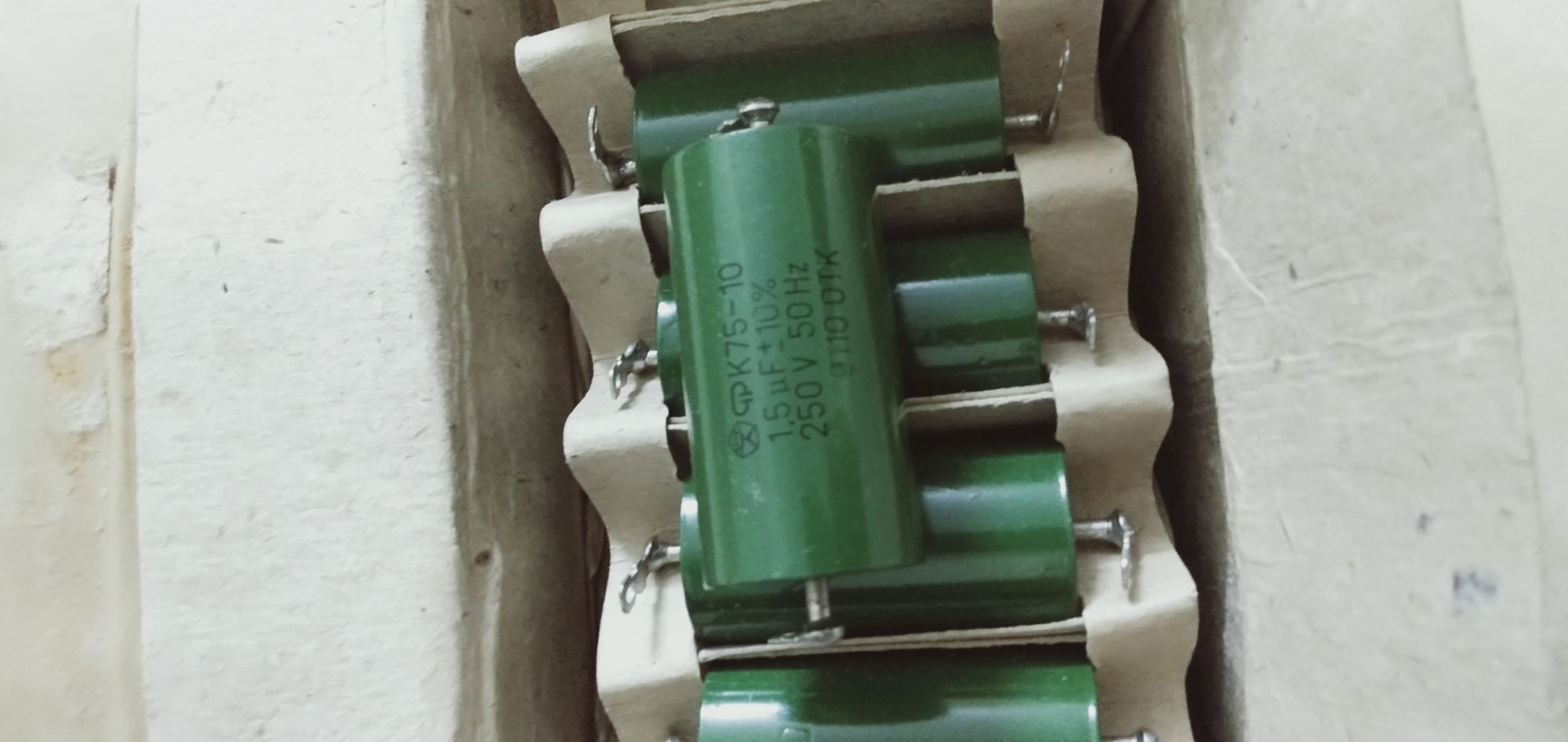 Tụ Nga 1.5uf250v