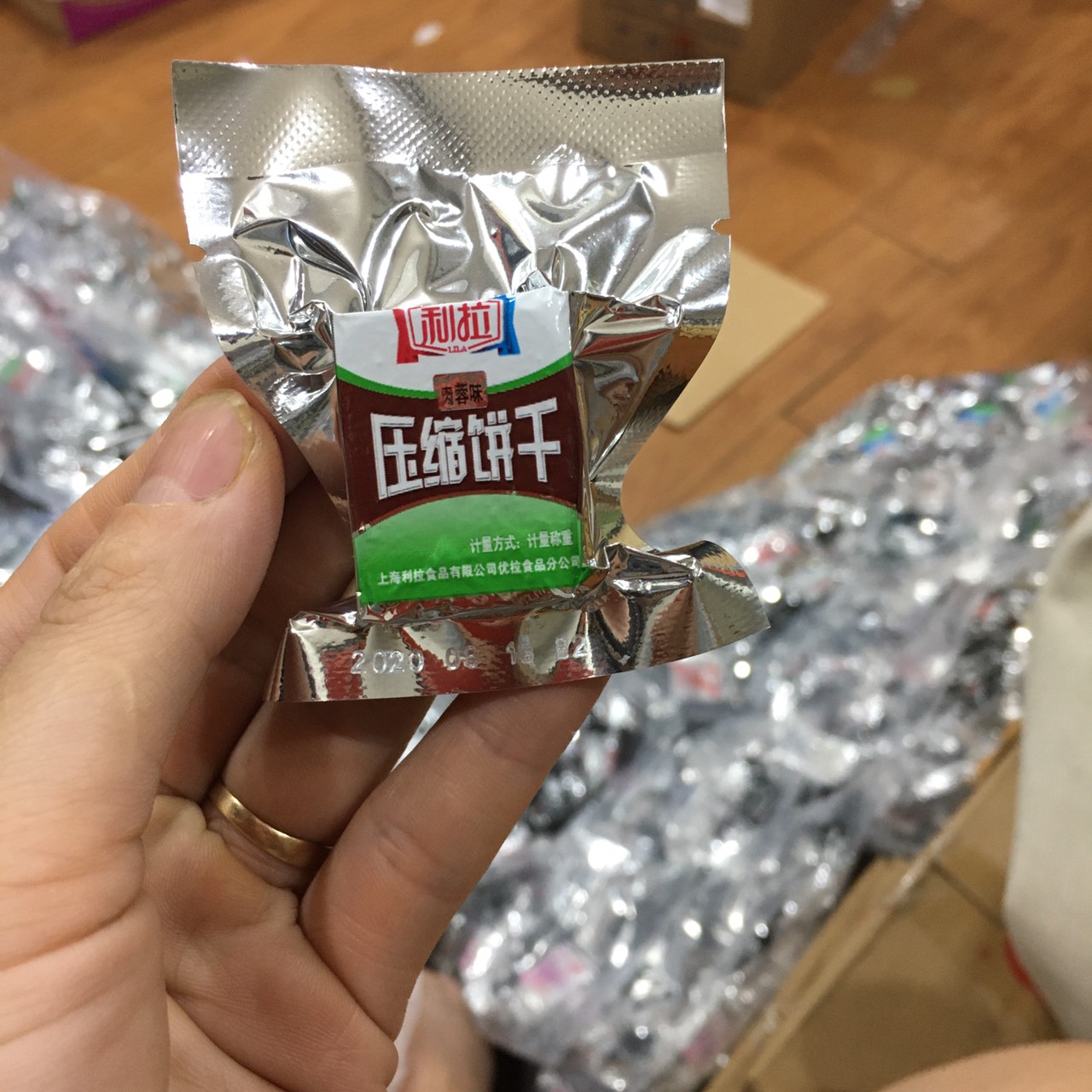 500gr lương khô mini vị truyền thống màu nâu