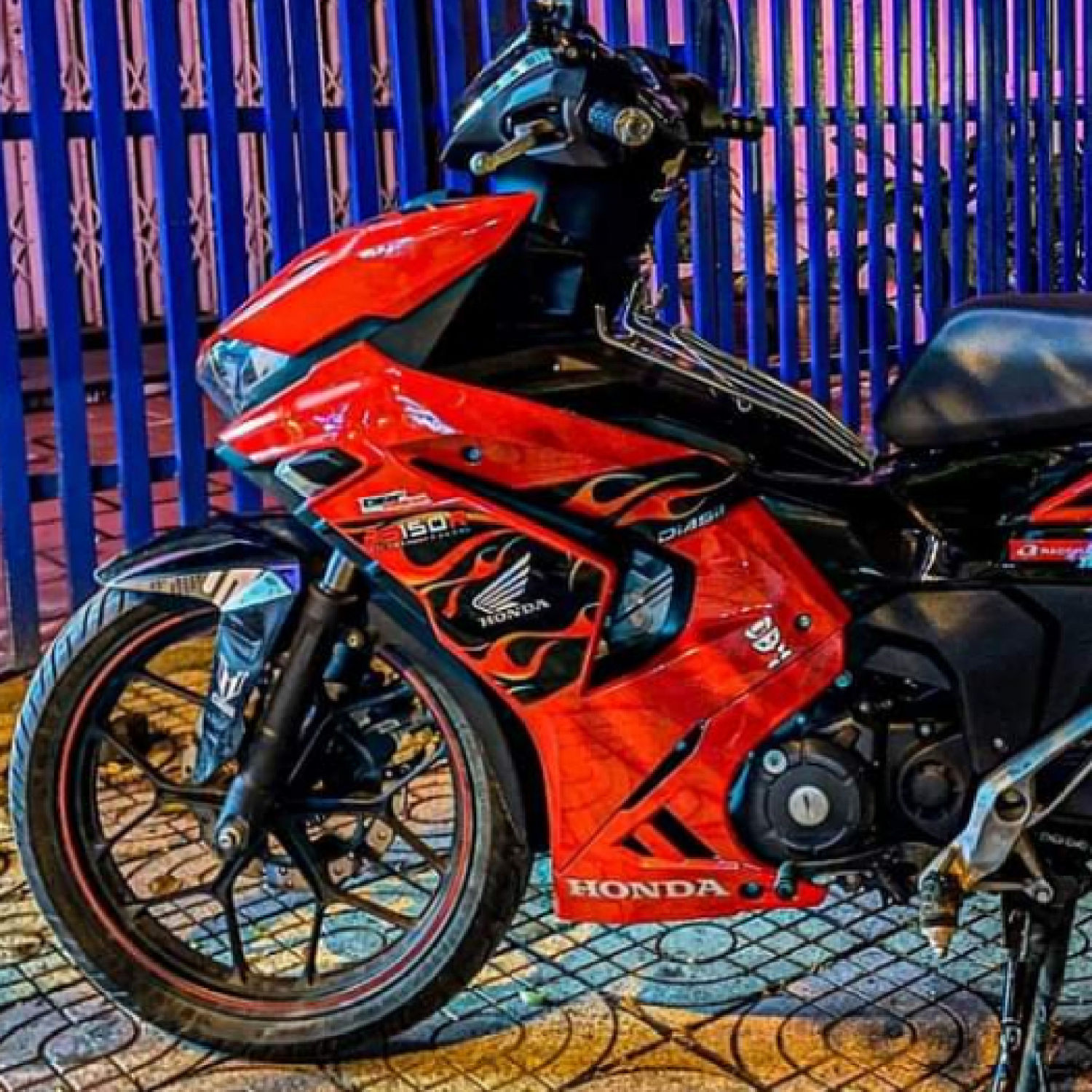 Tem Lửa Winner X V3 Dán Xe Đỏ - Tem Rời 2023