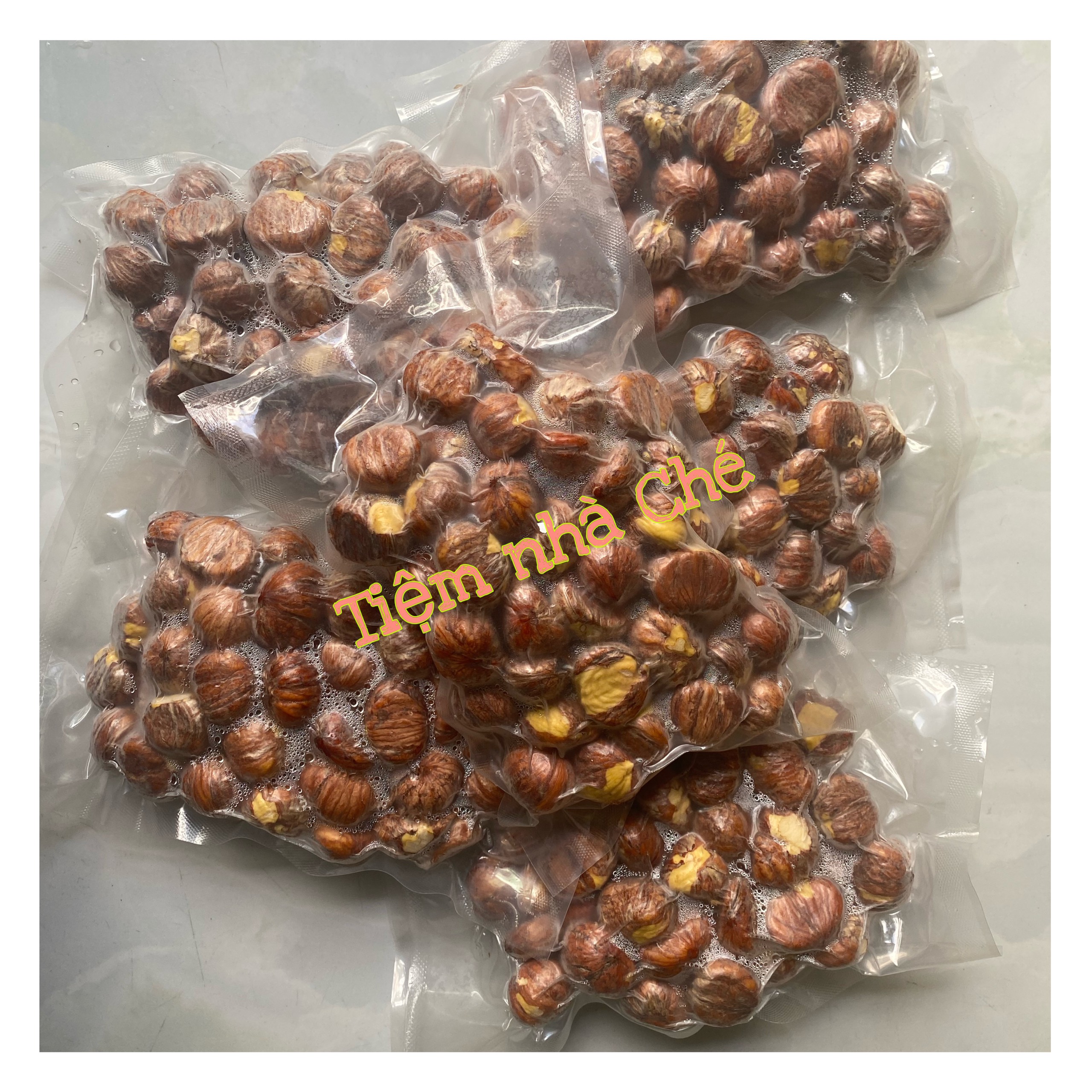 (NÊN MUA HỎA TỐC) Hạt Dẻ Bóc Vỏ Còn Vỏ Lụa Túi 500g Có Hút Chân Không - Khi GIAO VẬN CHUYỂN THƯỜNG nhiệt độ nóng ẩm và va đập nhiều làm túi chân ko có thể bị phồng do hạt tươi sinh hơi và bung túi chân không