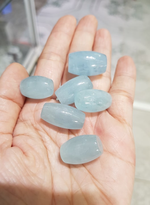 Lu Thống Đá Aquamarine Kèm Dây Đeo Cổ