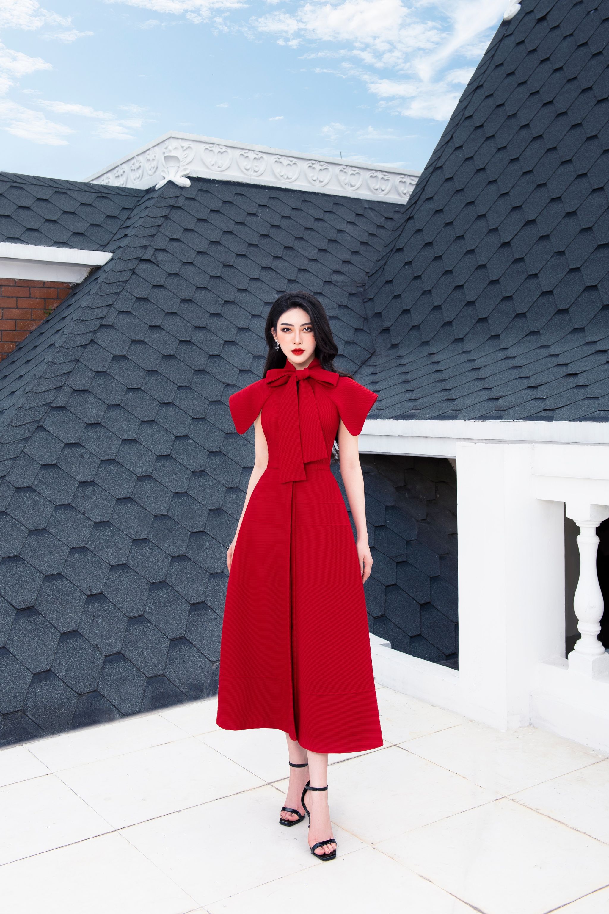 LARMES - Đầm cổ nơ tùng xoè Rosette