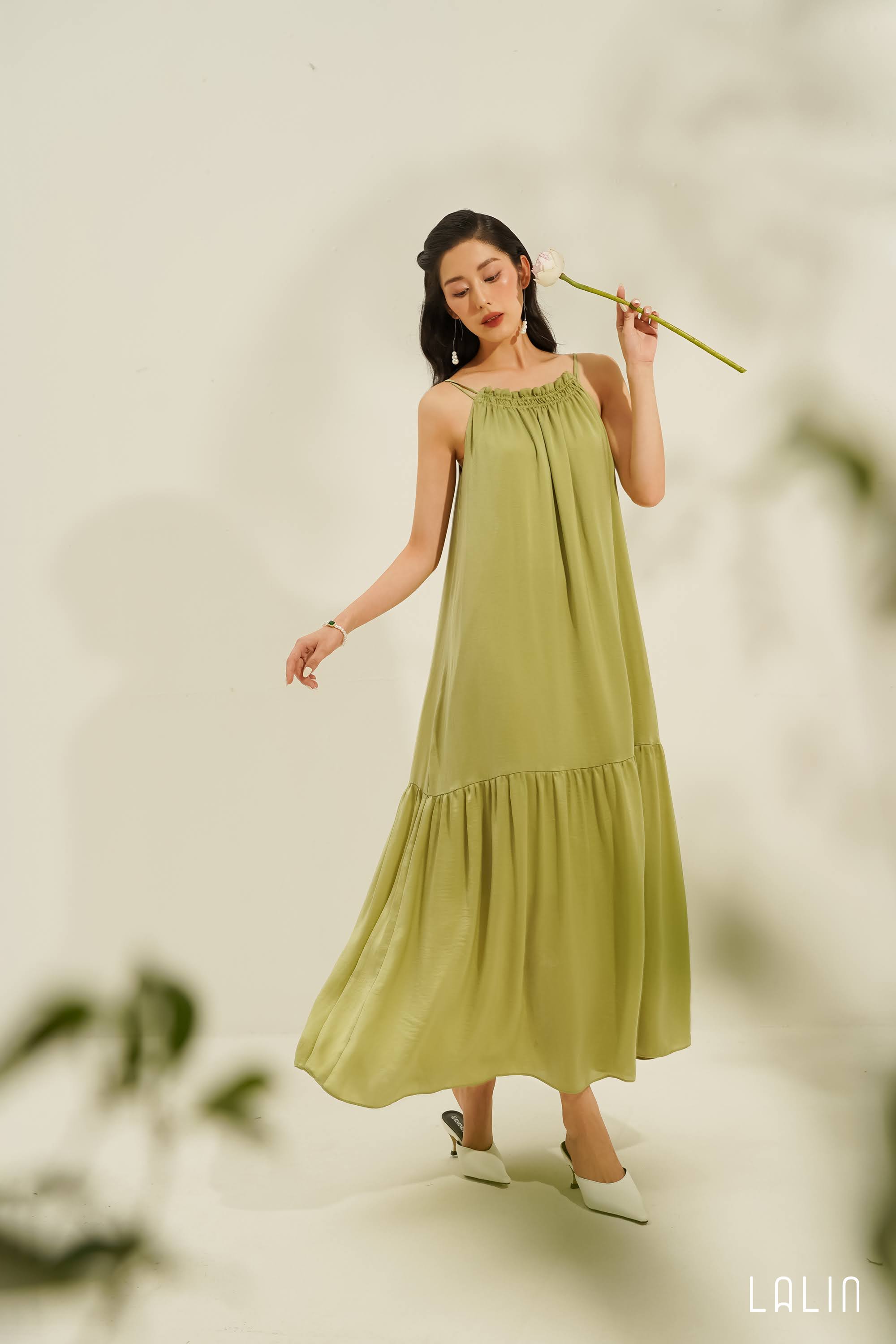 Đầm maxi nữ Lalin chất lụa hai dây dáng xuông đuôi cá Lamy