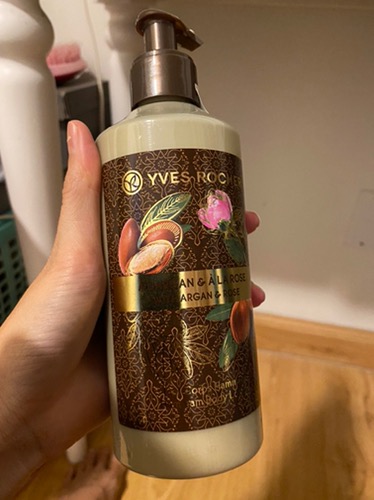 Sữa dưỡng thể yves rocher argan rose 390ml