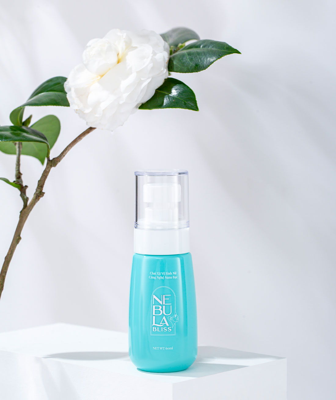 DUNG DỊCH VỆ SINH DẠNG XỊT NEBULA BLISS