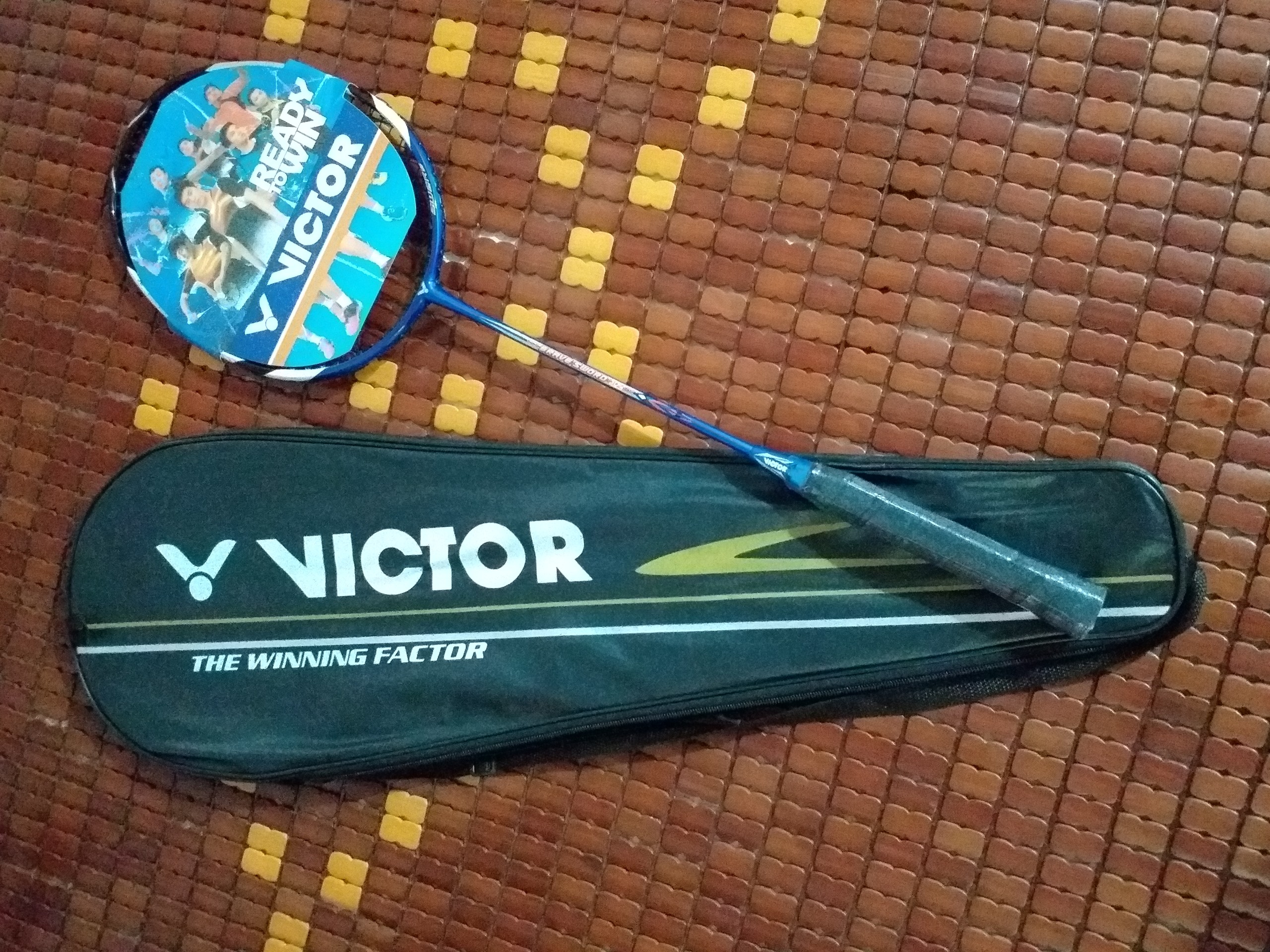 VỢT CẦU LÔNG VICTOR -  Khung Crom Căng Cước Sẵn (Căng 8kg)