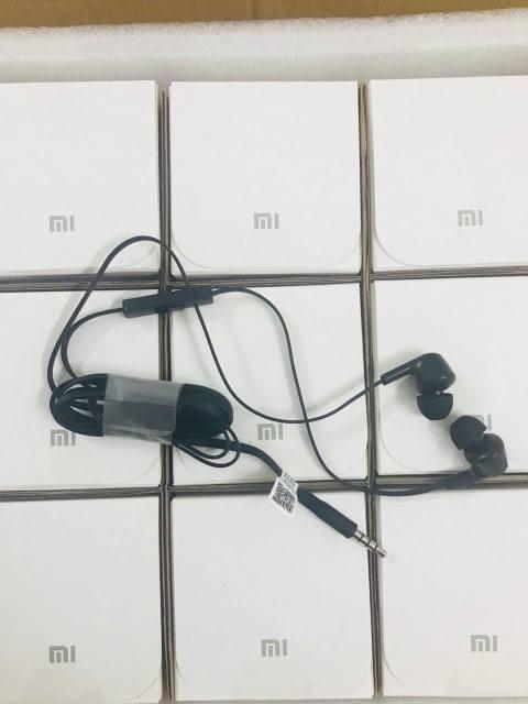 Tai nghe Xiaomi Mi In-Ear Headphones Basic 2016 dây dẹt (Đen)