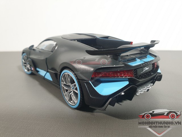 Xe mô hình Bugatti Divo, TL 1:24