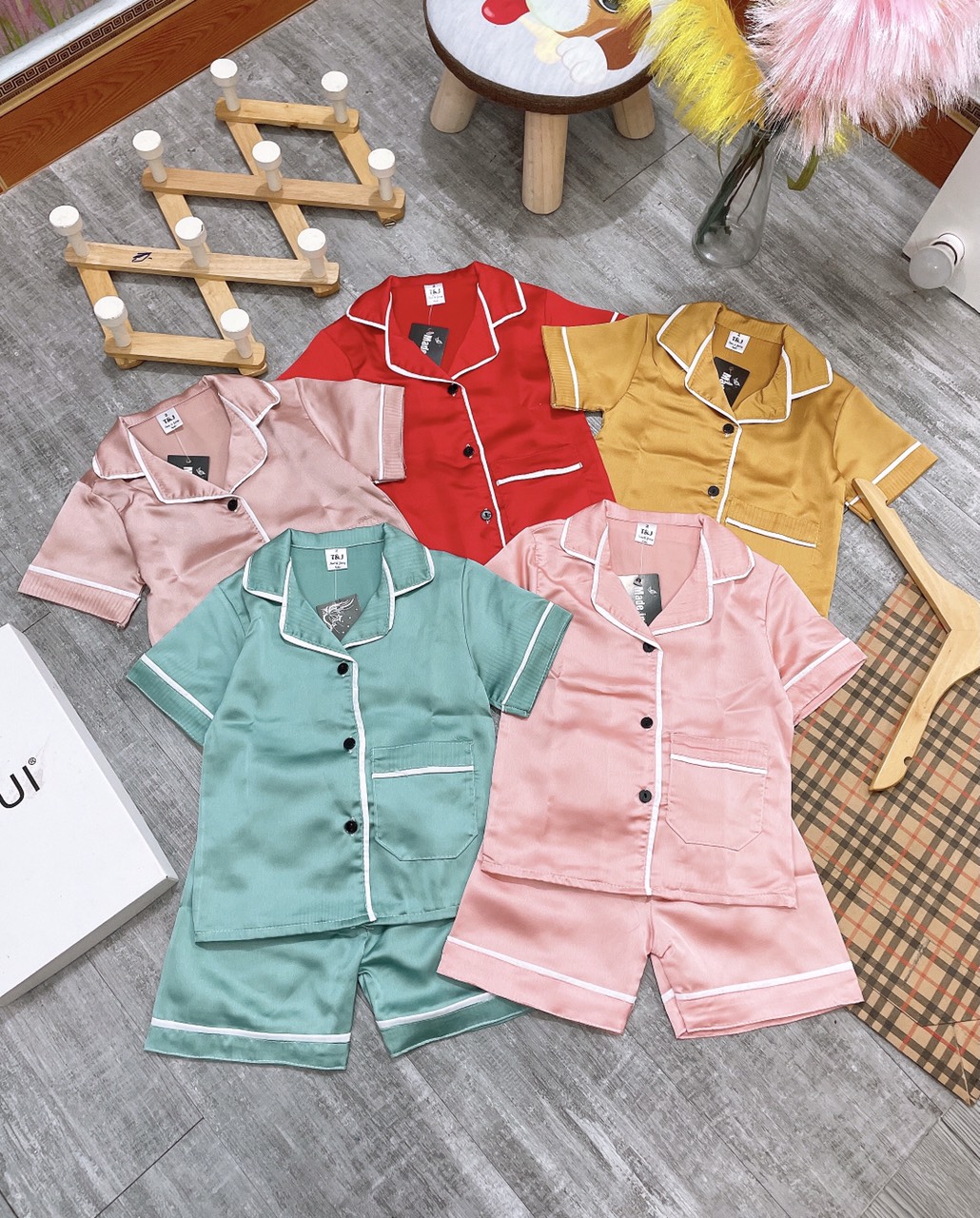 bộ pizama lụa satin cho bé 9-22kg