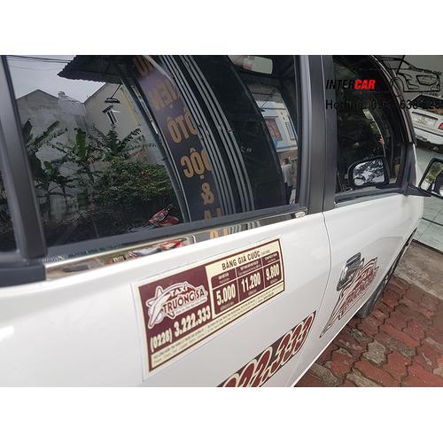 Nẹp chân kính xe Ford Ranger