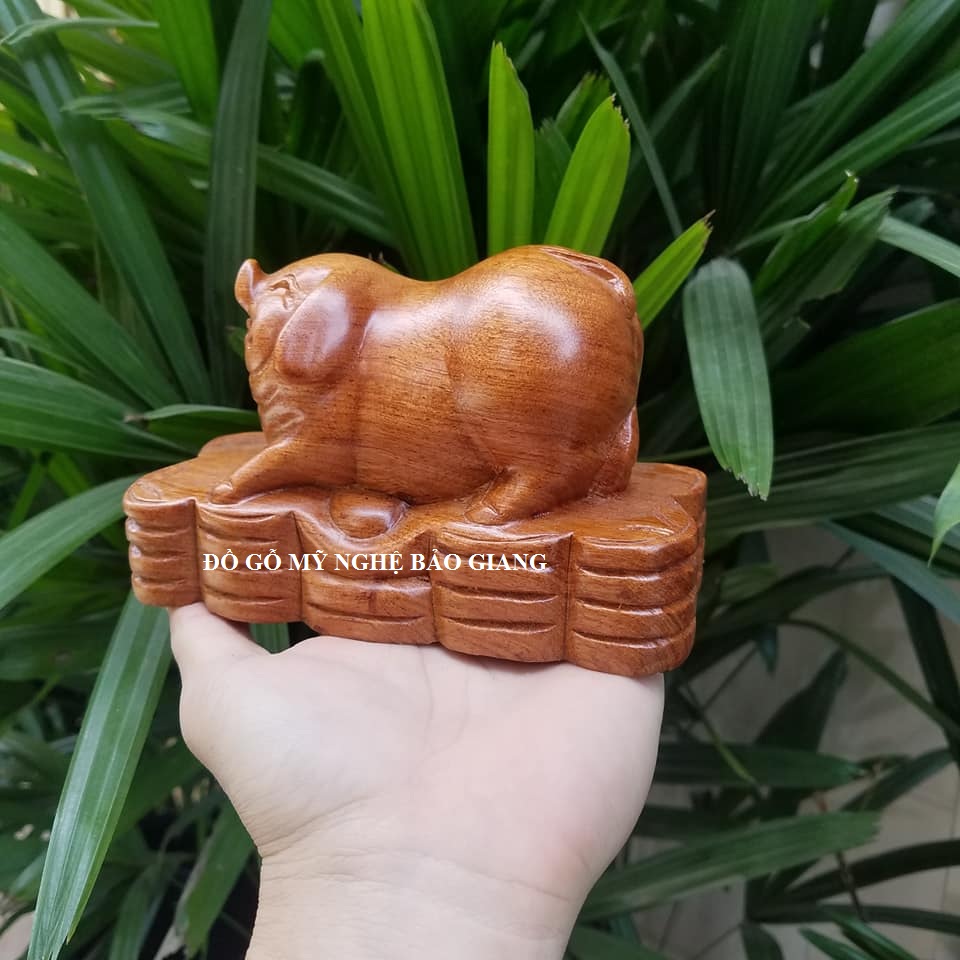 Tượng con lợn gỗ bách xanh ngang 15 sâu 7 cao 9 cm