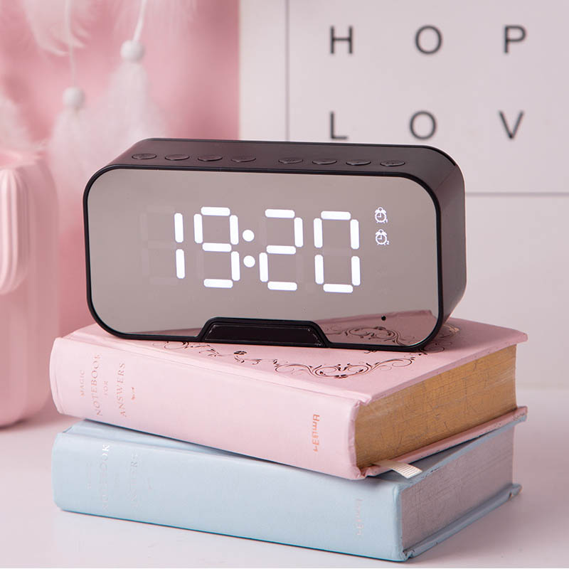 Loa Bluetooth Kiêm Đồng Hồ K10 Mặt Gương Hiển Thị Đèn Led - Giá Đỡ Điện Thoại - Đồng Hồ Báo Thức Chất Lượng Âm Thanh Cao Chống Ồn Và Tăng Cường Âm Bass