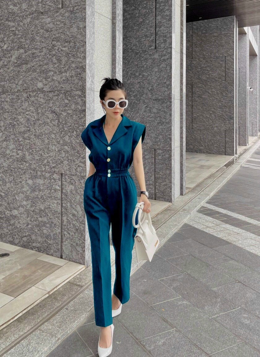 jumpsuits cổ v hàn quốc vải lụa loại 1 có size M,l,XL