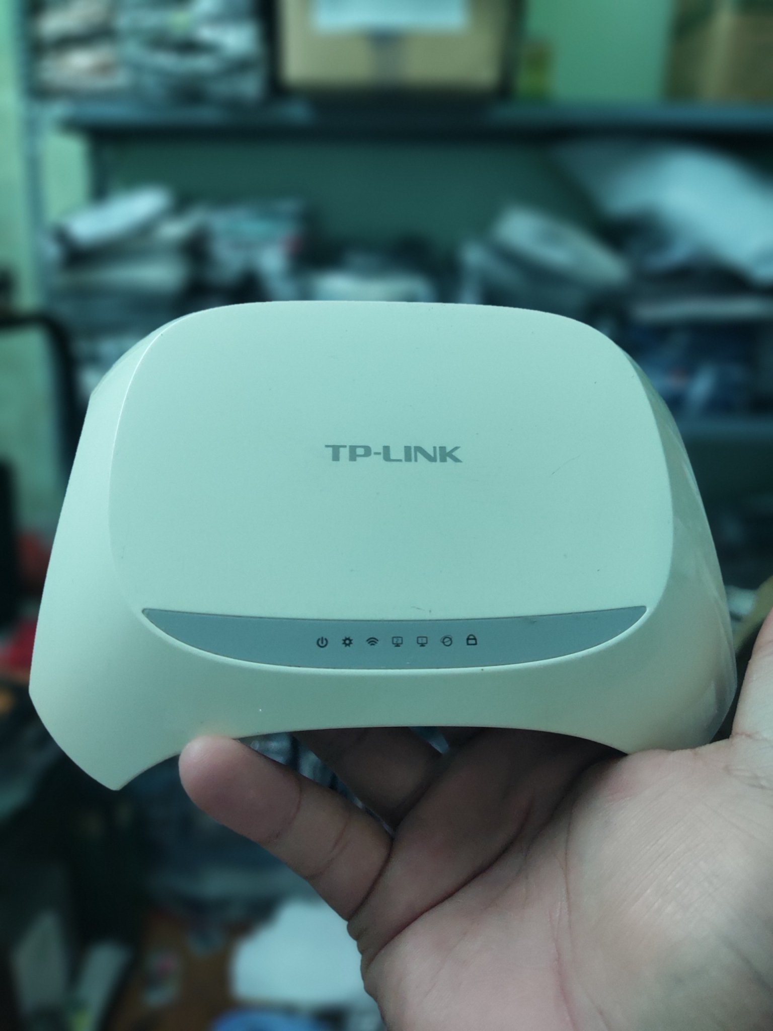 Cục phát wifi (Router + Repeater) TP-Link 720N không ăng ten