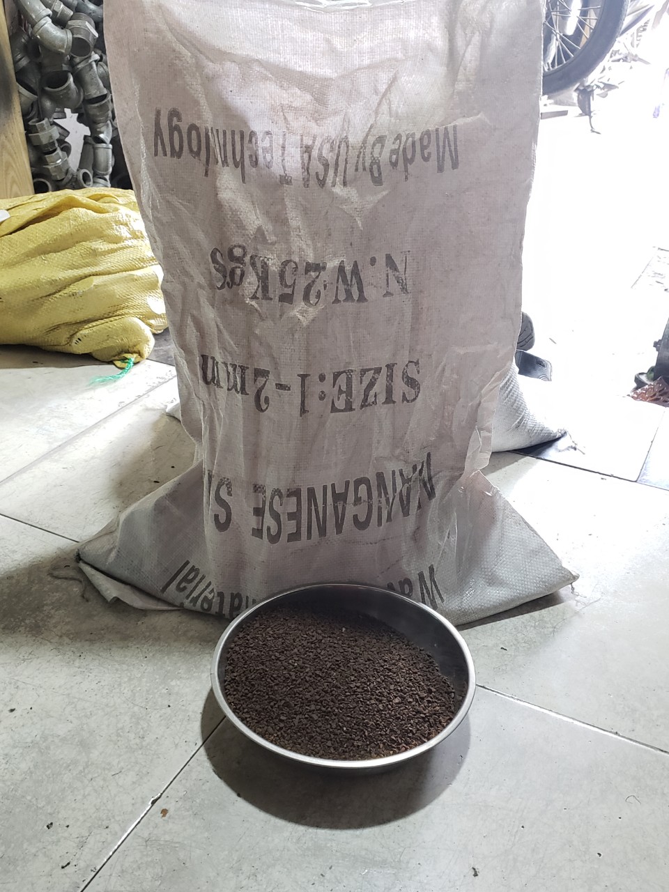[HCM]1 bao cát mangan lọc phèn 25kg- L1