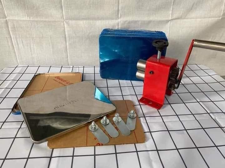 Máy ép biển số ô tô xe máy cao cấp - THÙY LINH TOOLS