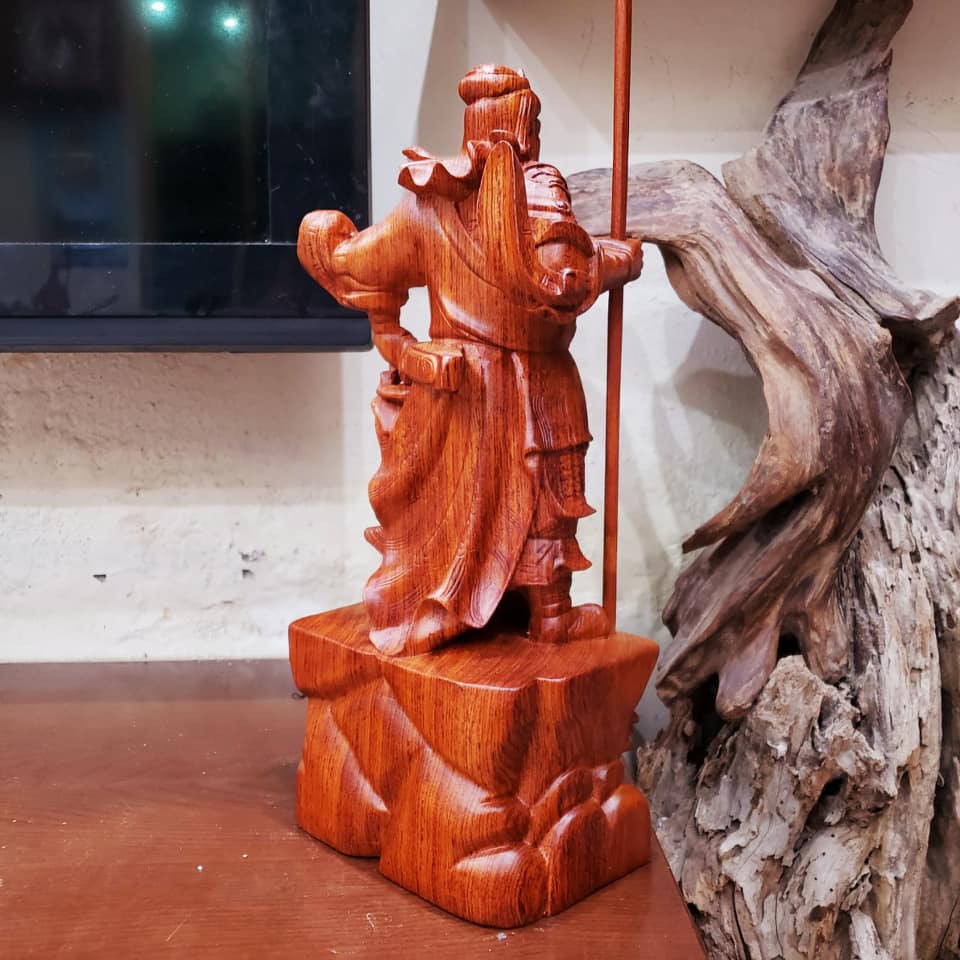 Tượng quan công gỗ hương cao 30 cm