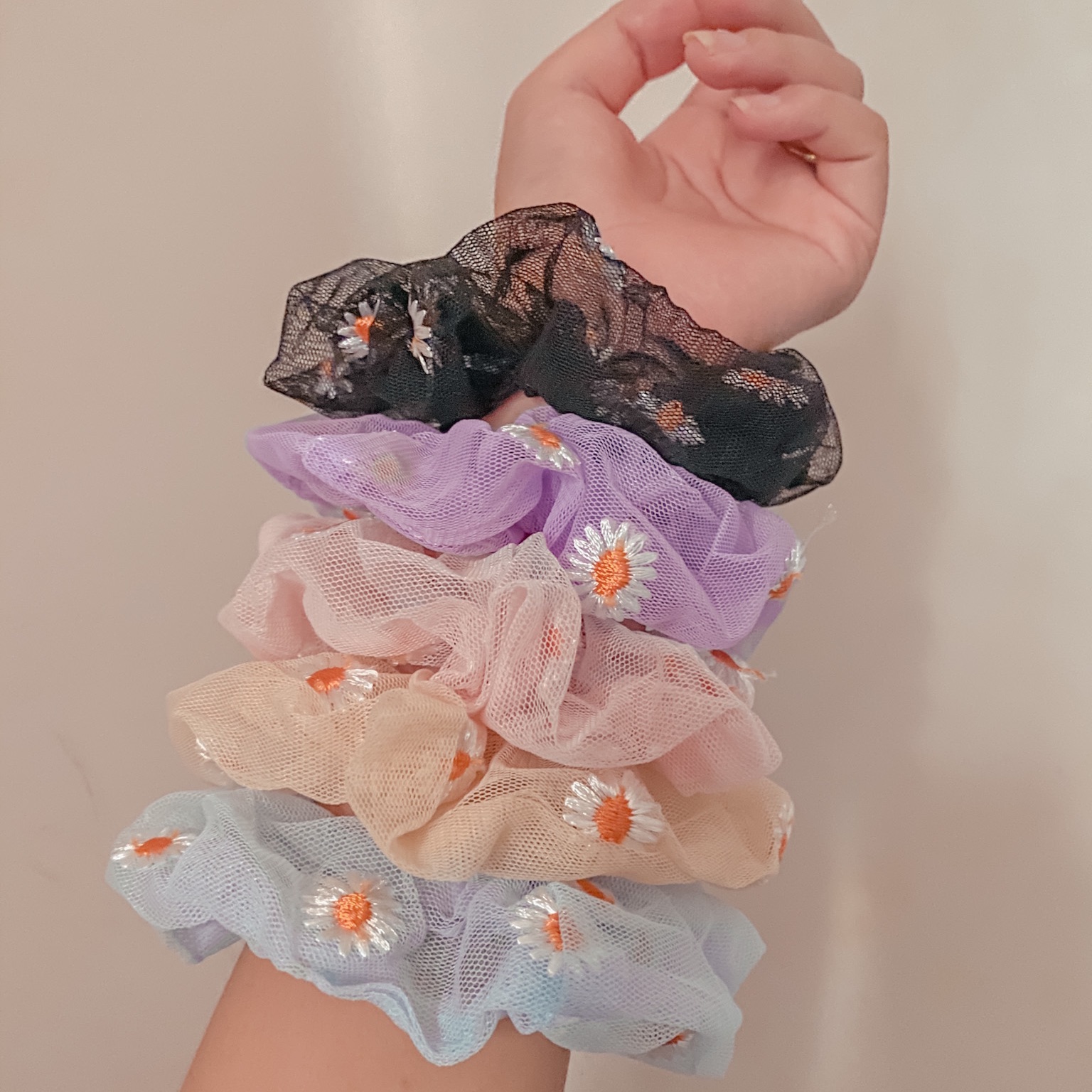 Dây buộc tóc hoa cúc- srunchies daisy