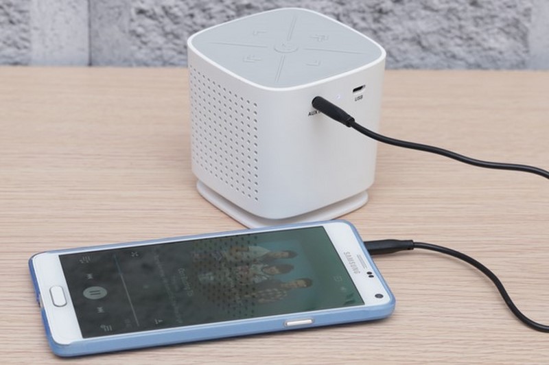Loa Bluetooth Genius SP-920BT (trắng)