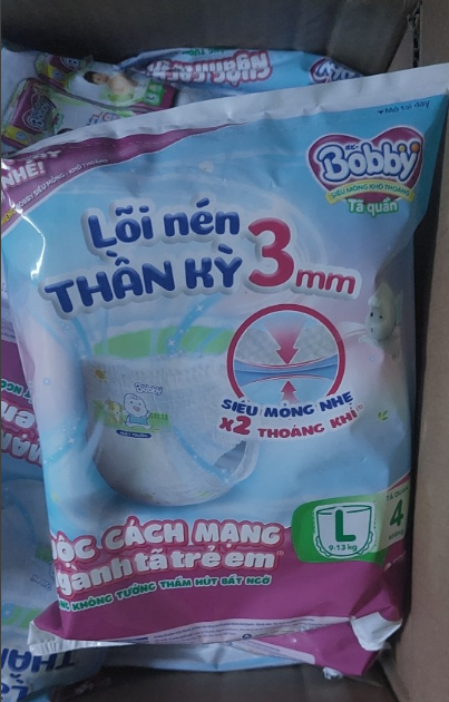 Tã quần Bobby size L ( 1 gói _ 4 miếng)