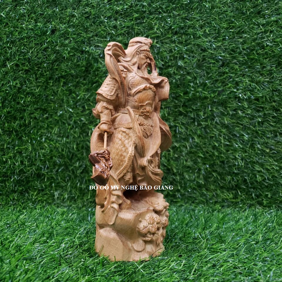 Tượng quan công gỗ bách xanh