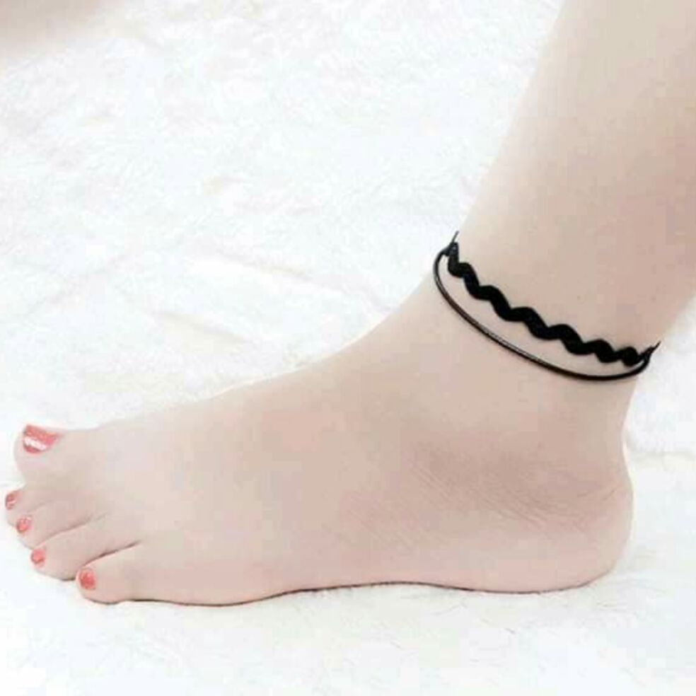 Vòng chân chocker 2 lớp dây da kèm ren gợn sóng