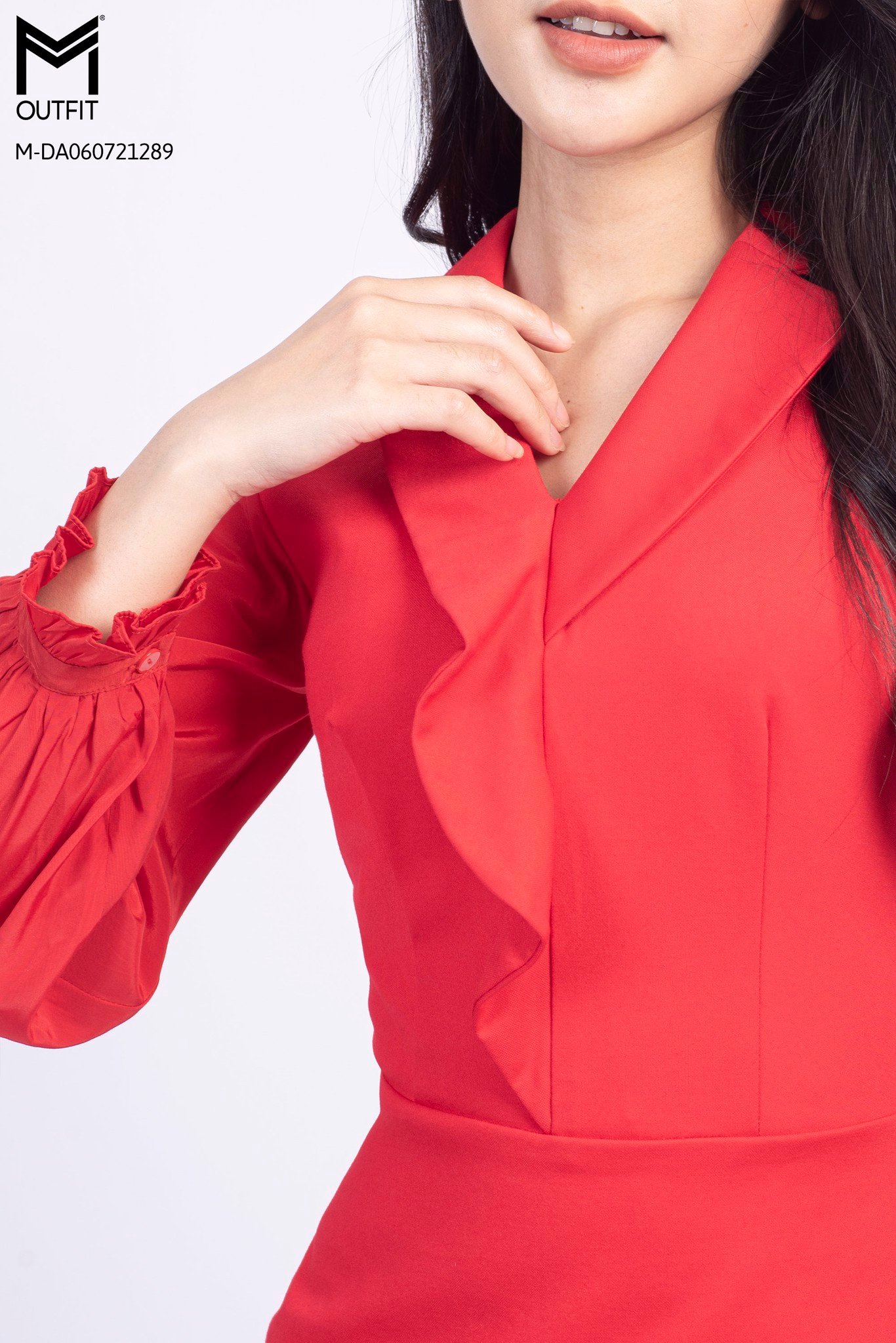 Đầm ôm tay dài, cổ bẻ thời trang MMoutfit
