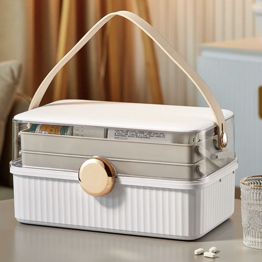 Pillbox medical family three floor high-end with safety lock, medicine box Medical Family easy to take drugs classification, use simple handy, pp plastic material of high-grade