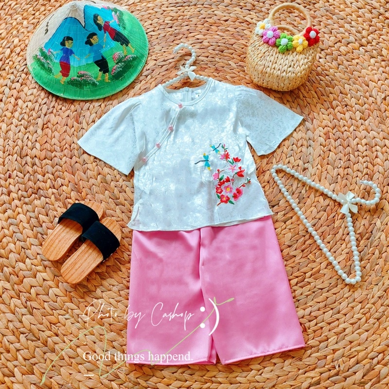 Set bà ba thêu hoa đào cho bé gái