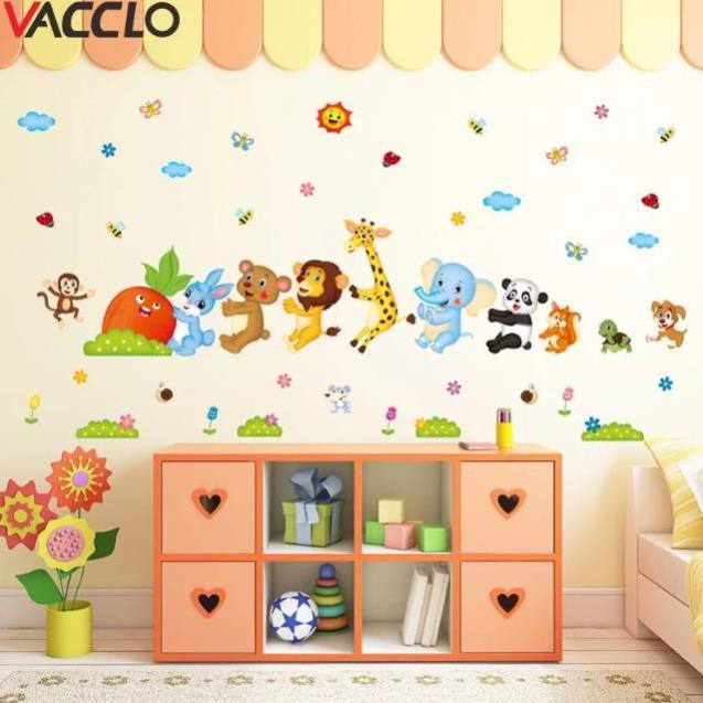 Bầy Thú Nhổ Củ Cải Decal Dán Tường Cho Bé