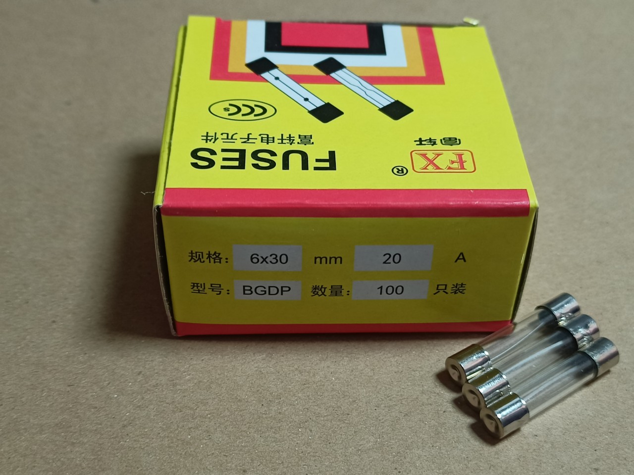 Cầu Chì 20A 250V 6x30mm (Hộp 100 chiếc)