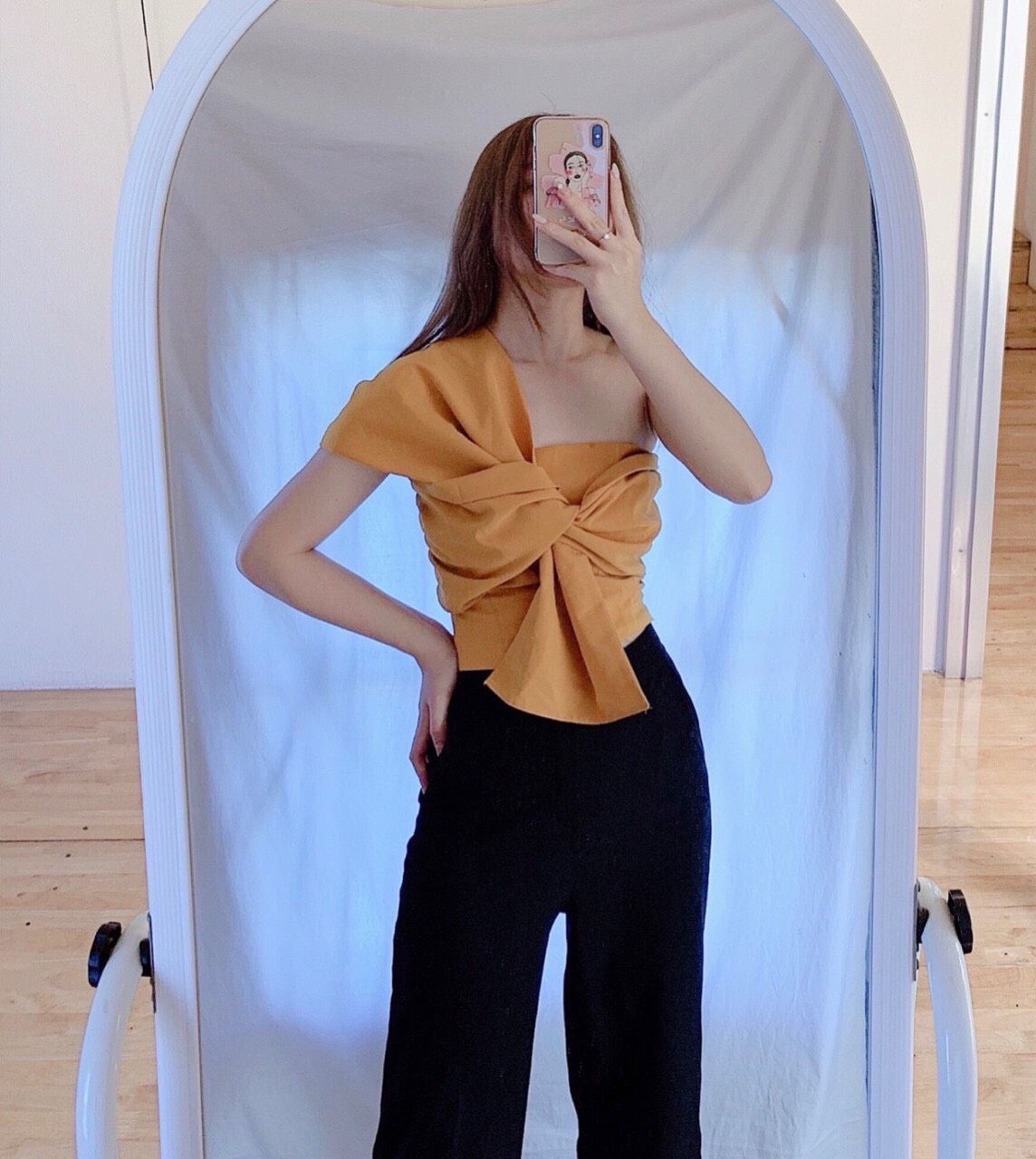[HCM]Áo croptop lệch vai đính nơ