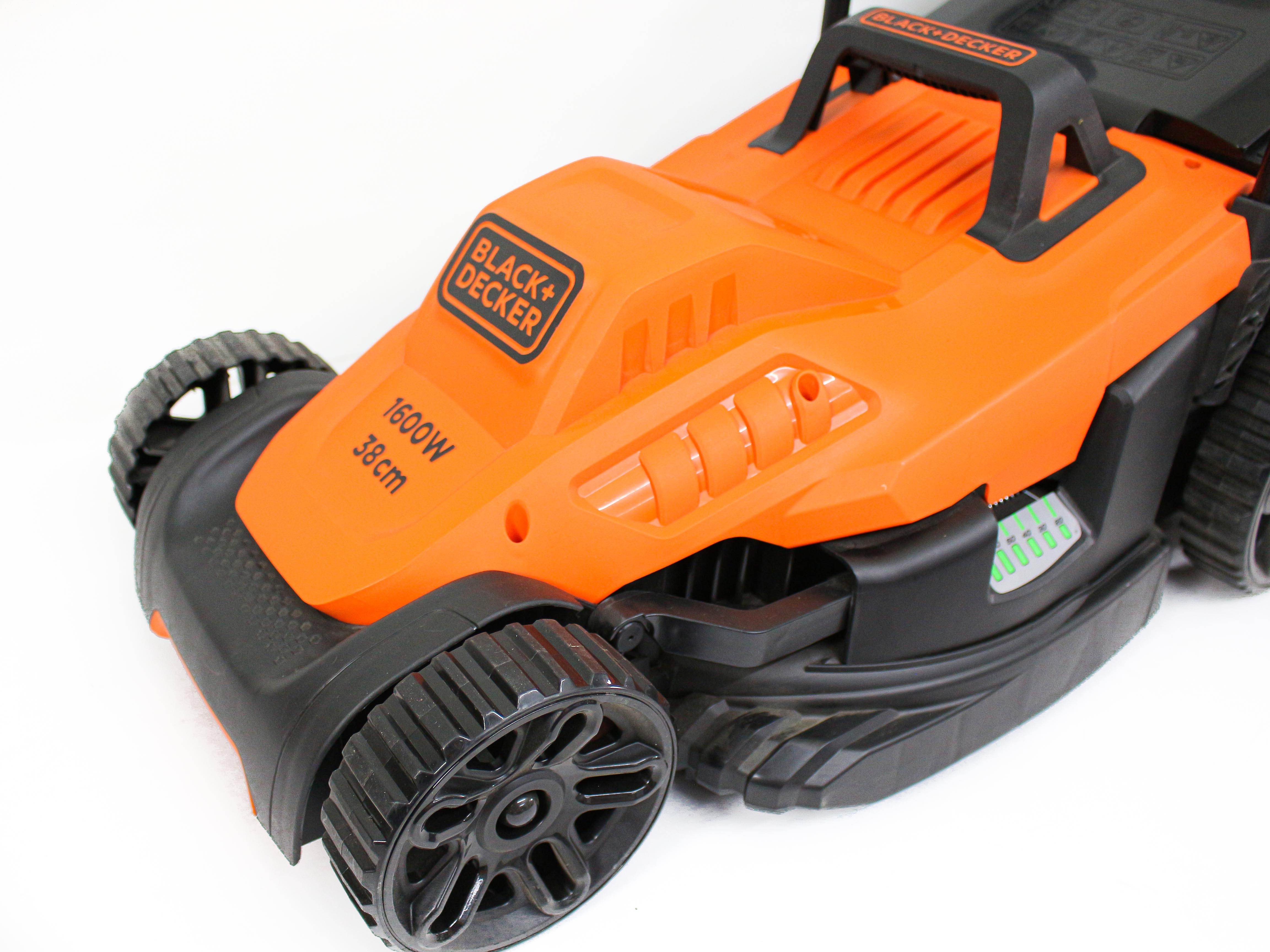 Máy cắt cỏ 1600W Black&Decker BEMW471BH-B1