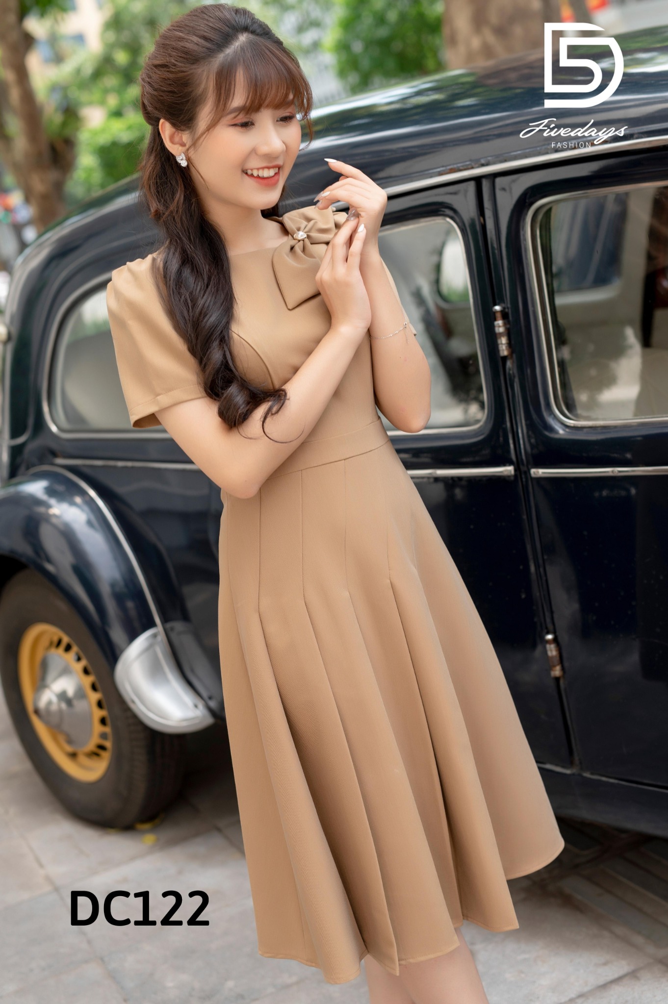 Fivedays - Đầm xoè xếp ly dưới nơ vai
