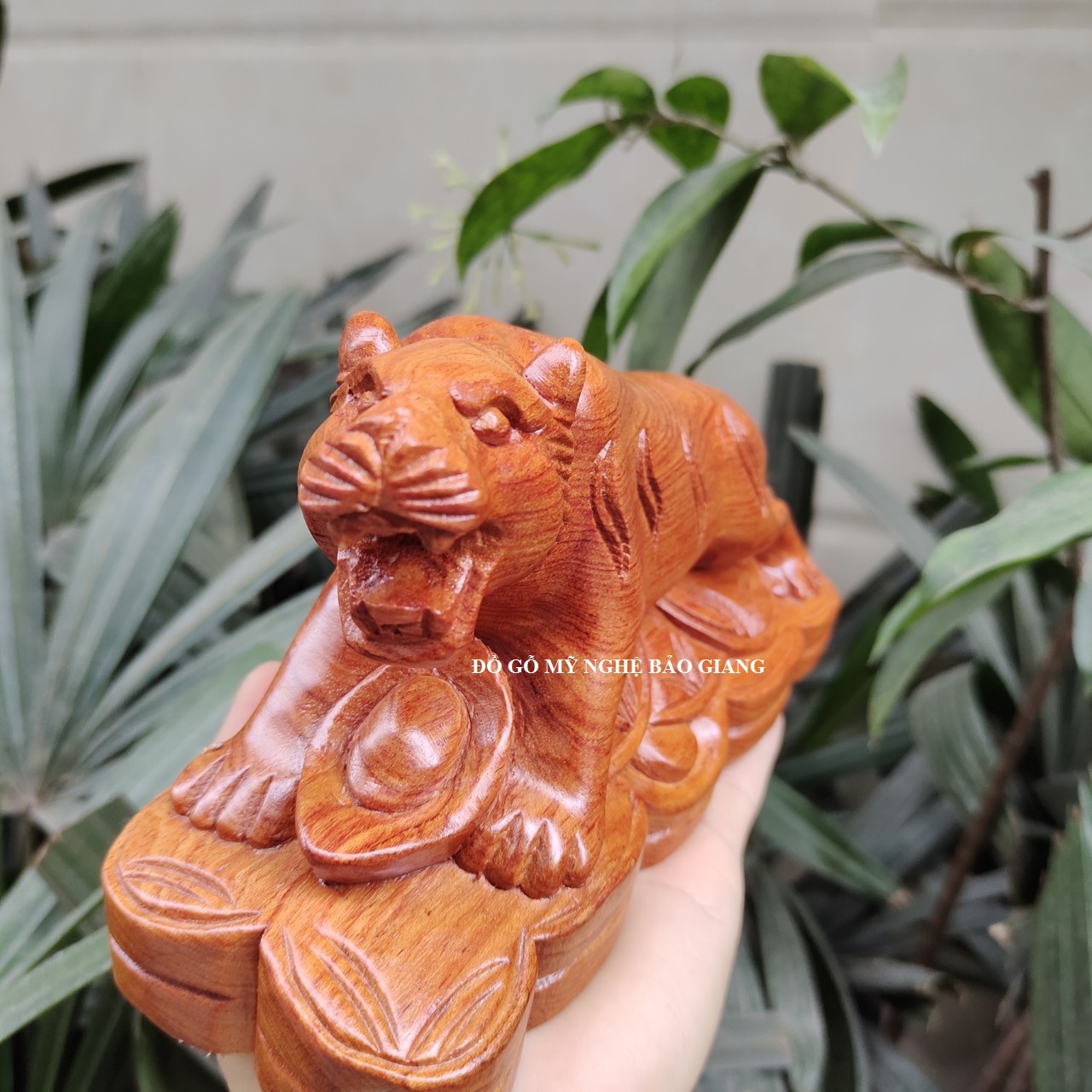Tượng con hổ gỗ hương 19x10x8