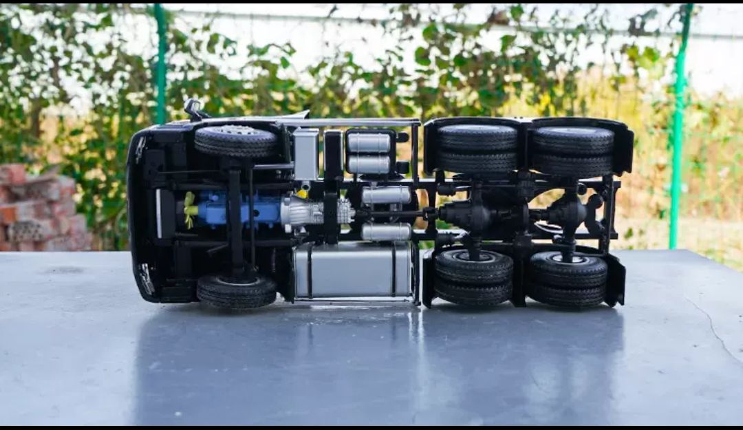 Xe mô hình đầu kéo container JAC A5 hợp kim 1:24