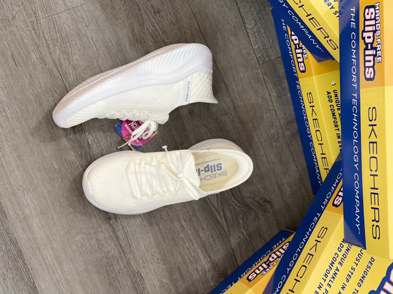Giày Skechers trắng slip-ins