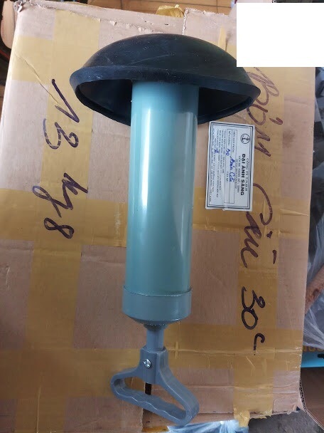 Cây bơm thụt bồn cầu