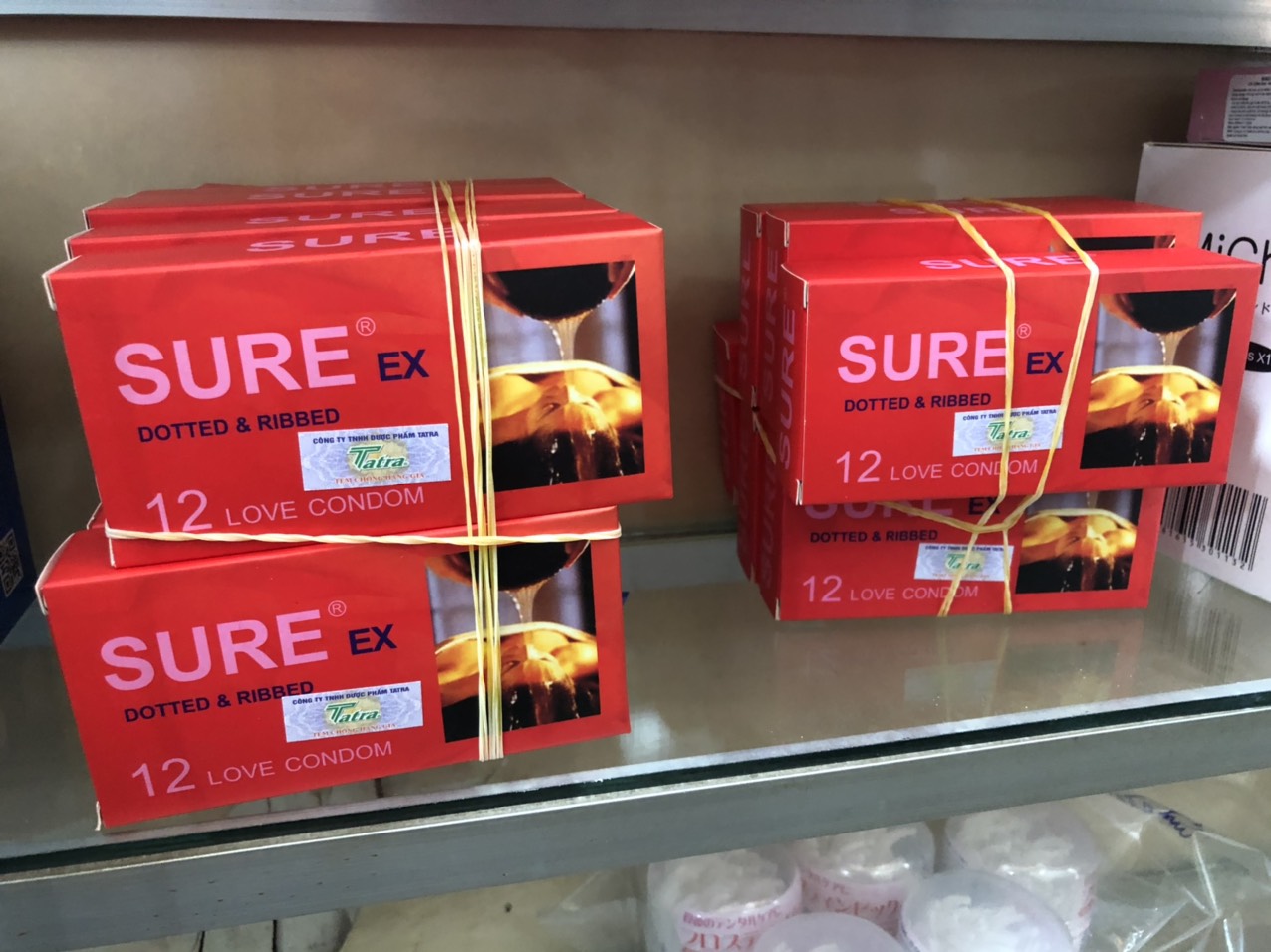 Bao Cao Su Sure Đỏ Hộp 12 Cái