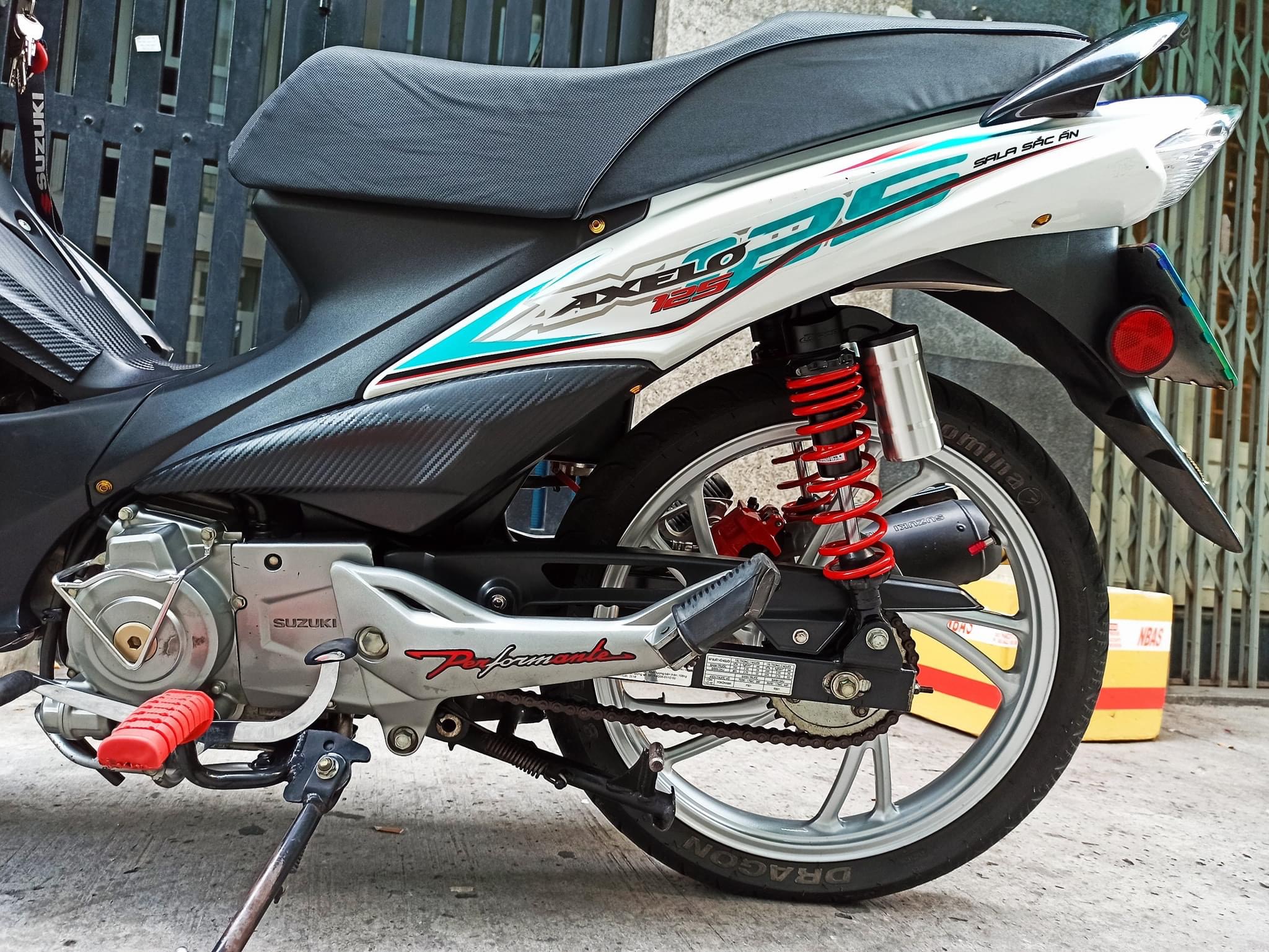 Tem rời axelo 125 trắng đen chỉ xanh