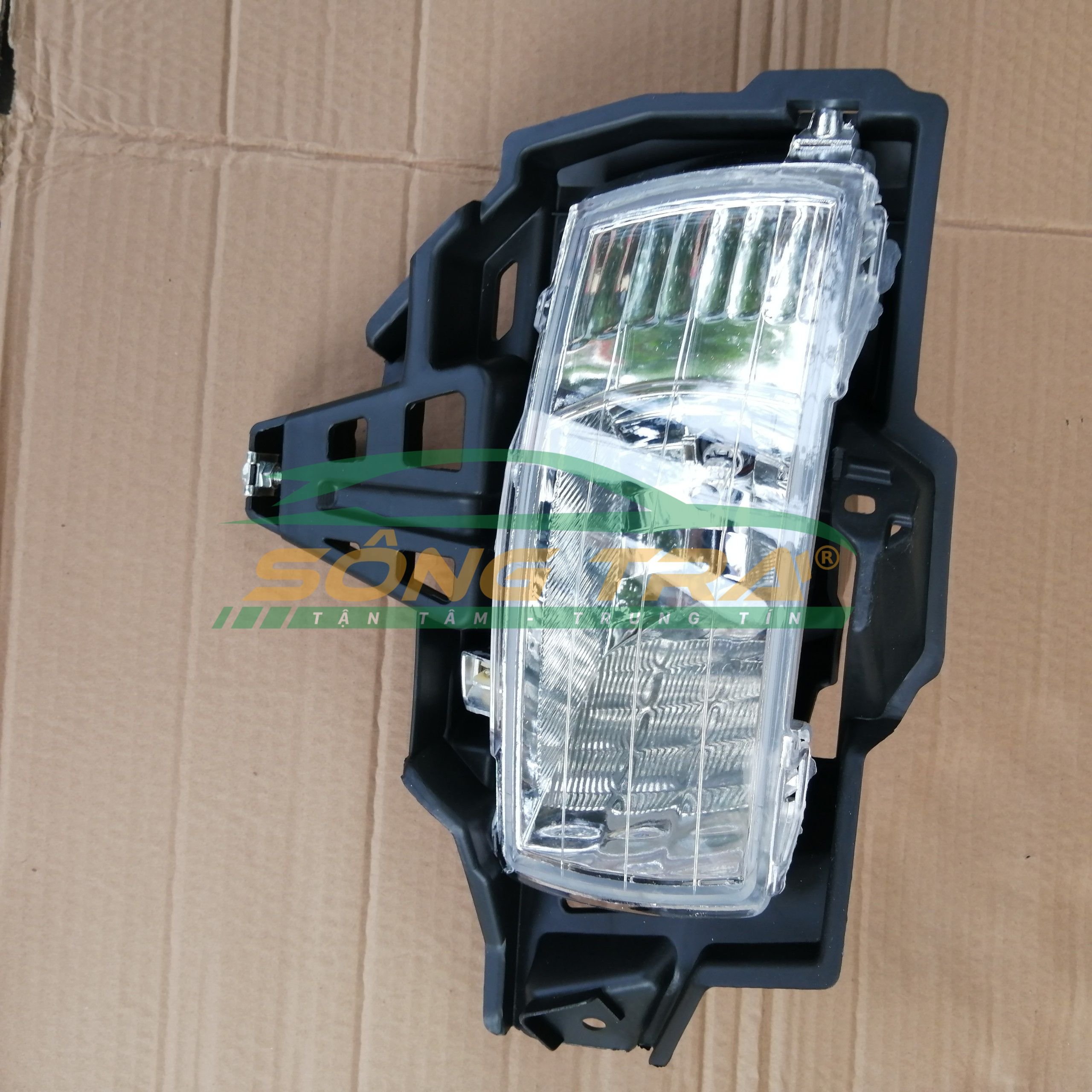 Đèn gầm innova