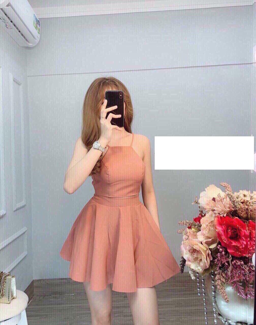 Sét áo hai dây kèm chân váy điệu đà cá tính