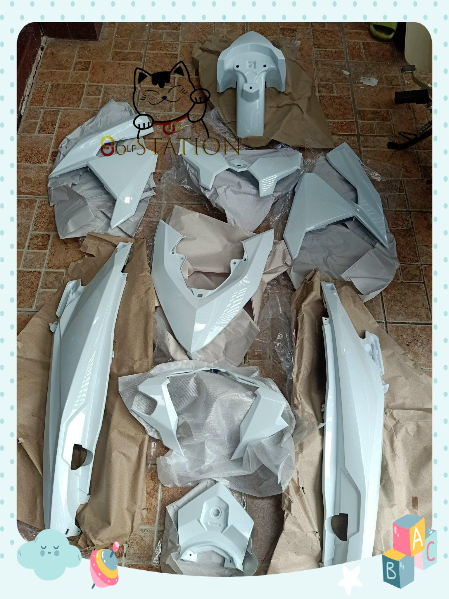 Dàn áo vario Click đời 2015-2017 màu trắng chính hãng honda