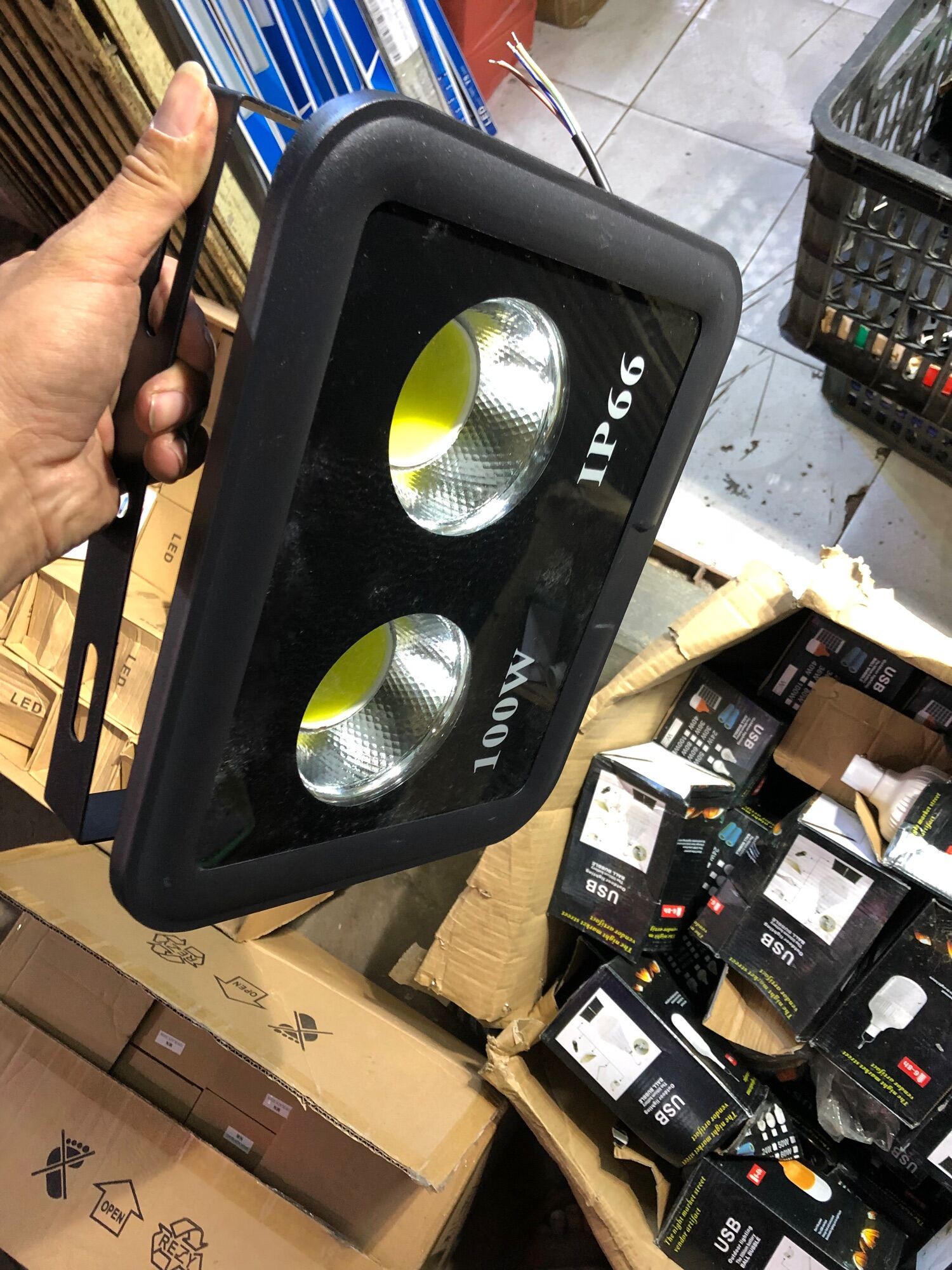 Đèn pha led rọi 100w pha chiếu sâu đèn oha đánh cá