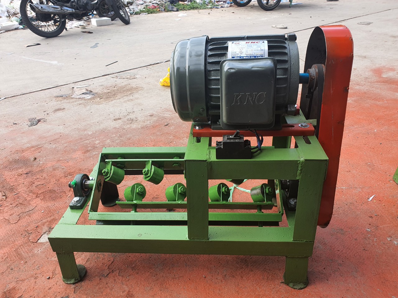 Máy duỗi sắt trung  ( có motor)