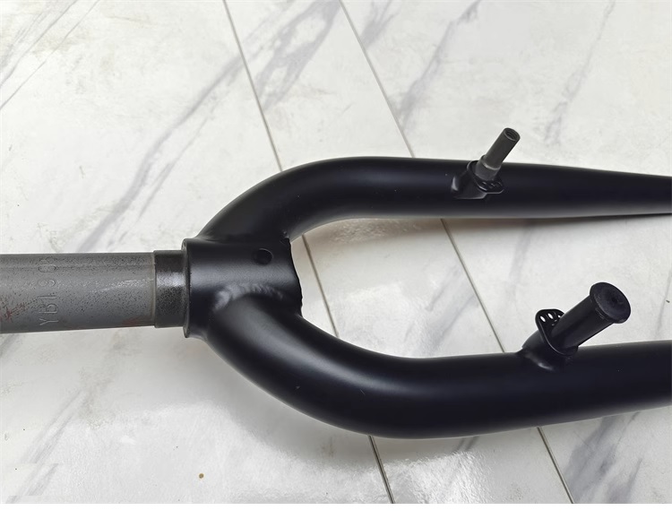 [FREESHIP MAX] Càng / phuộc thép 700c xe đạp cổ điển den 25,4mm
