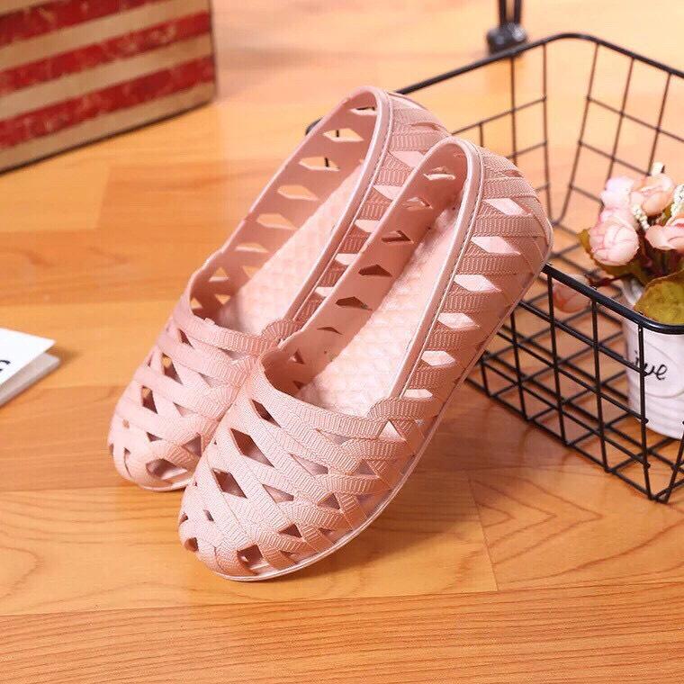 Giày rọ nhựa đi mưa đế bệt