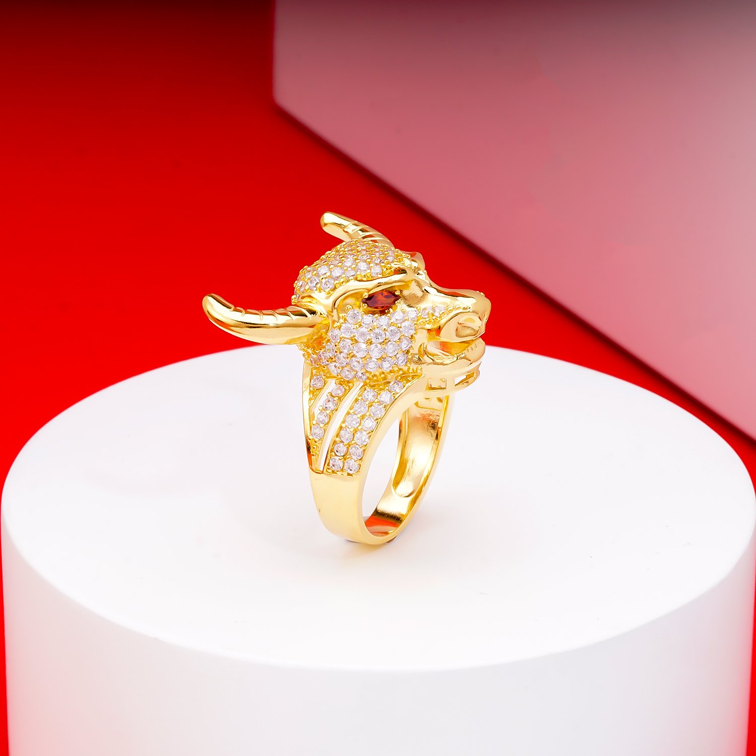 Nhẫn nam mạ vàng 18K FREE & EASY, hình kim Ngưu cam kết ko phai màu nhẫn nam viền đính đá trắng, kiểu dáng sang trọng - thích hợp làm quà tặng ,nhẫn nam, nhẫn bạc nam, nhẫn nam mạ vàngU.nhannam10